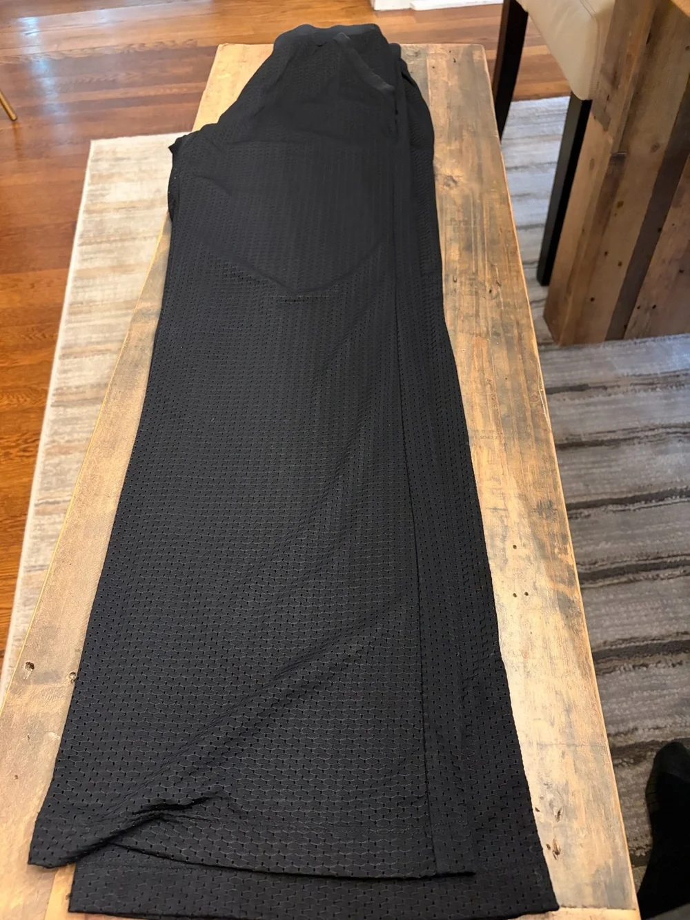 ALO Yoga black wide